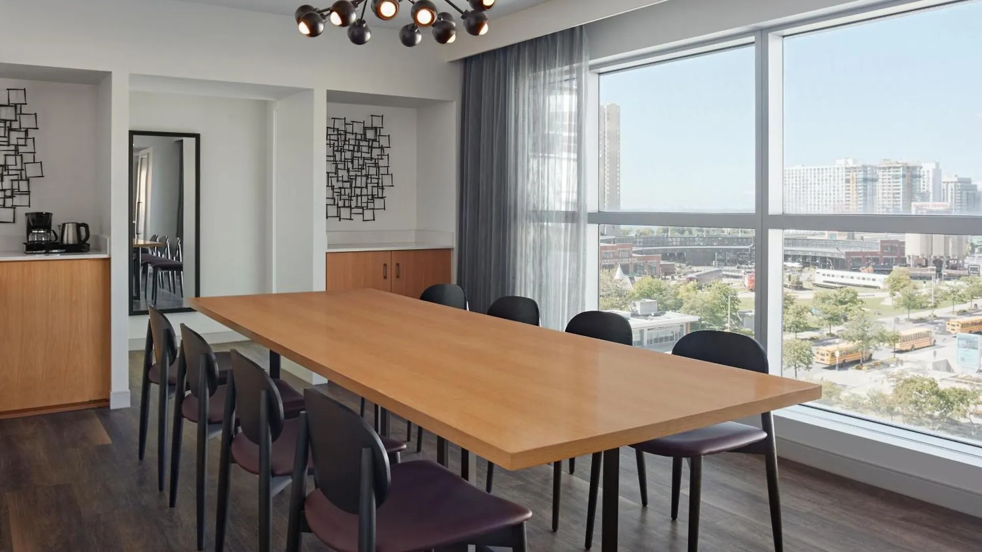 Delta Hotels by Marriott Toronto 4*,